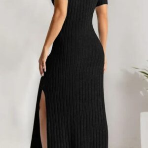 Vestido largo de mangas cortas y abertura en la pierna