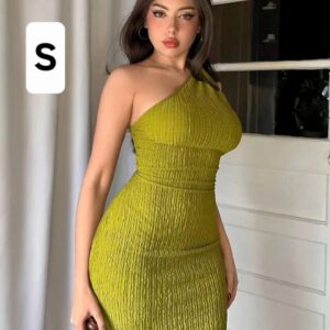 Vestido de verano con abertura en la pierna y espalda descubierta (copia)