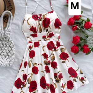 Vestido de flores rojas con espalda descubierta