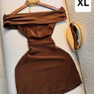 Vestido corte A con hombros caídos