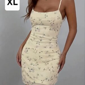 Vestido corto de tirantes floreado.