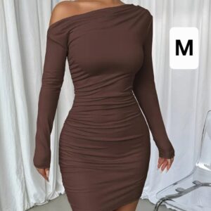 Vestido ceñido de mangas largas café