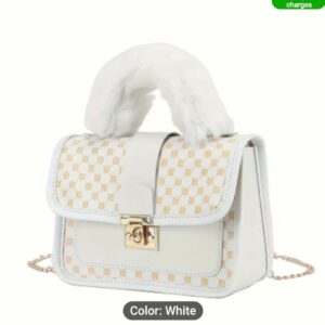 Bolso mediano con asa de peluche.